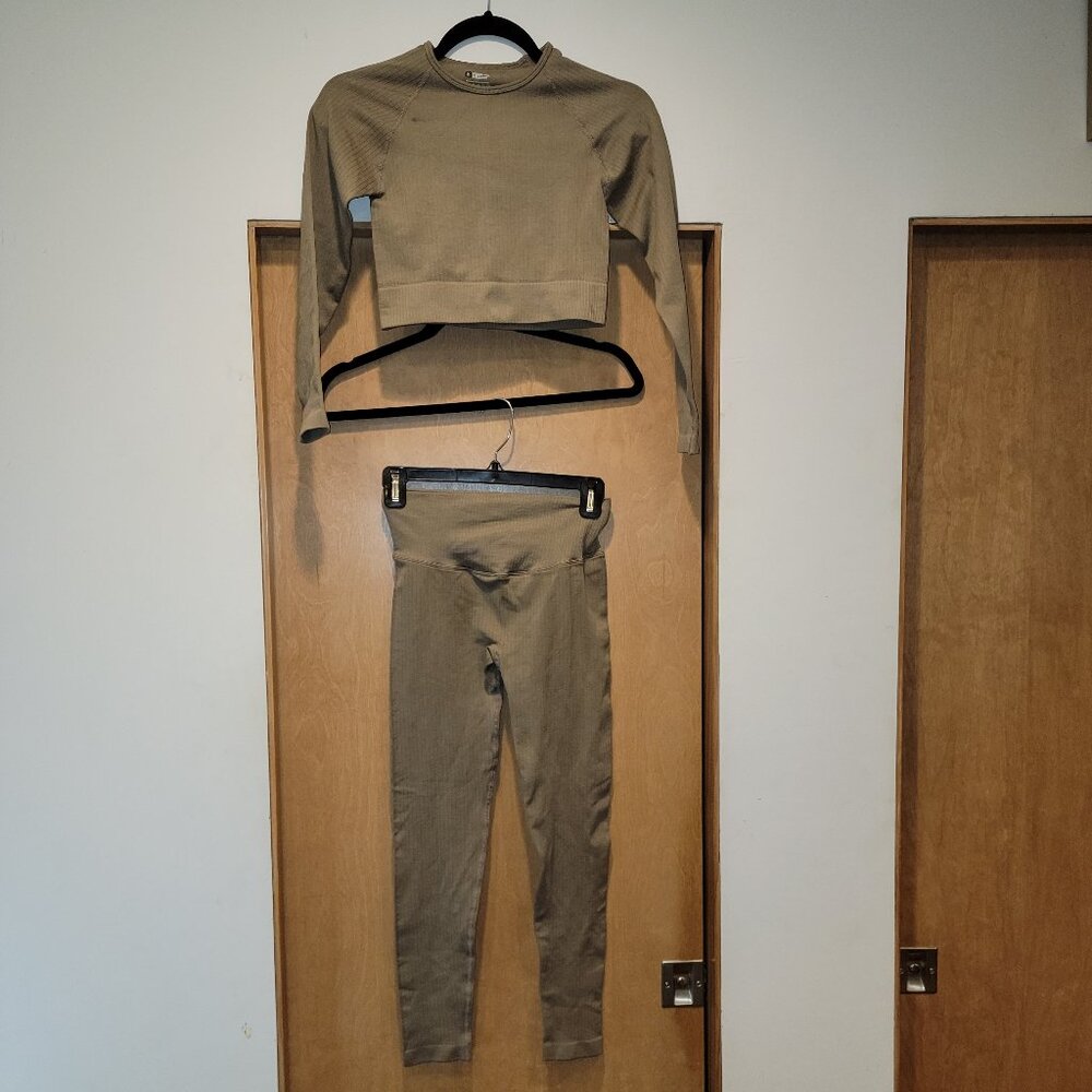 Tan Ribbed Sports Leggings and Stretch Top Combo, Women's Size S